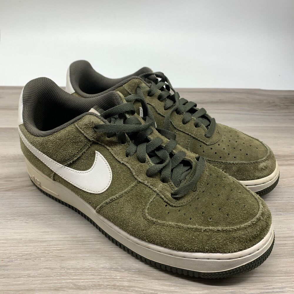 Nike Air Force 1  Live Green Suede Outdoor  Sneaker Men‎ Size 9